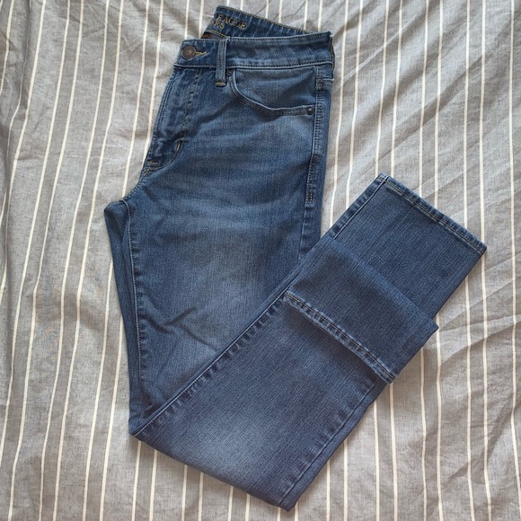 American Eagle Denim Jeans - Picture 2 of 5
